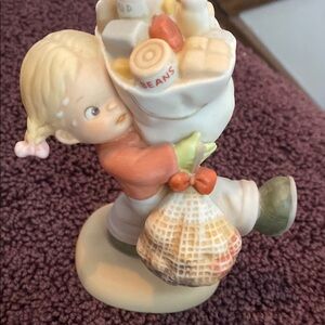 Memories of yesterday Charming Figurine with Groceries - Cream and Orange